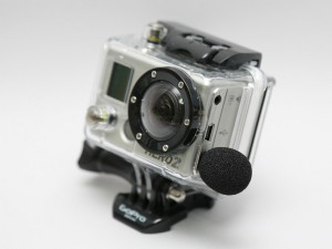 GoPro HD Hero 2 mit eingestecktem Edutige ETM-001-Mikrofon  Foto (c) Edutige